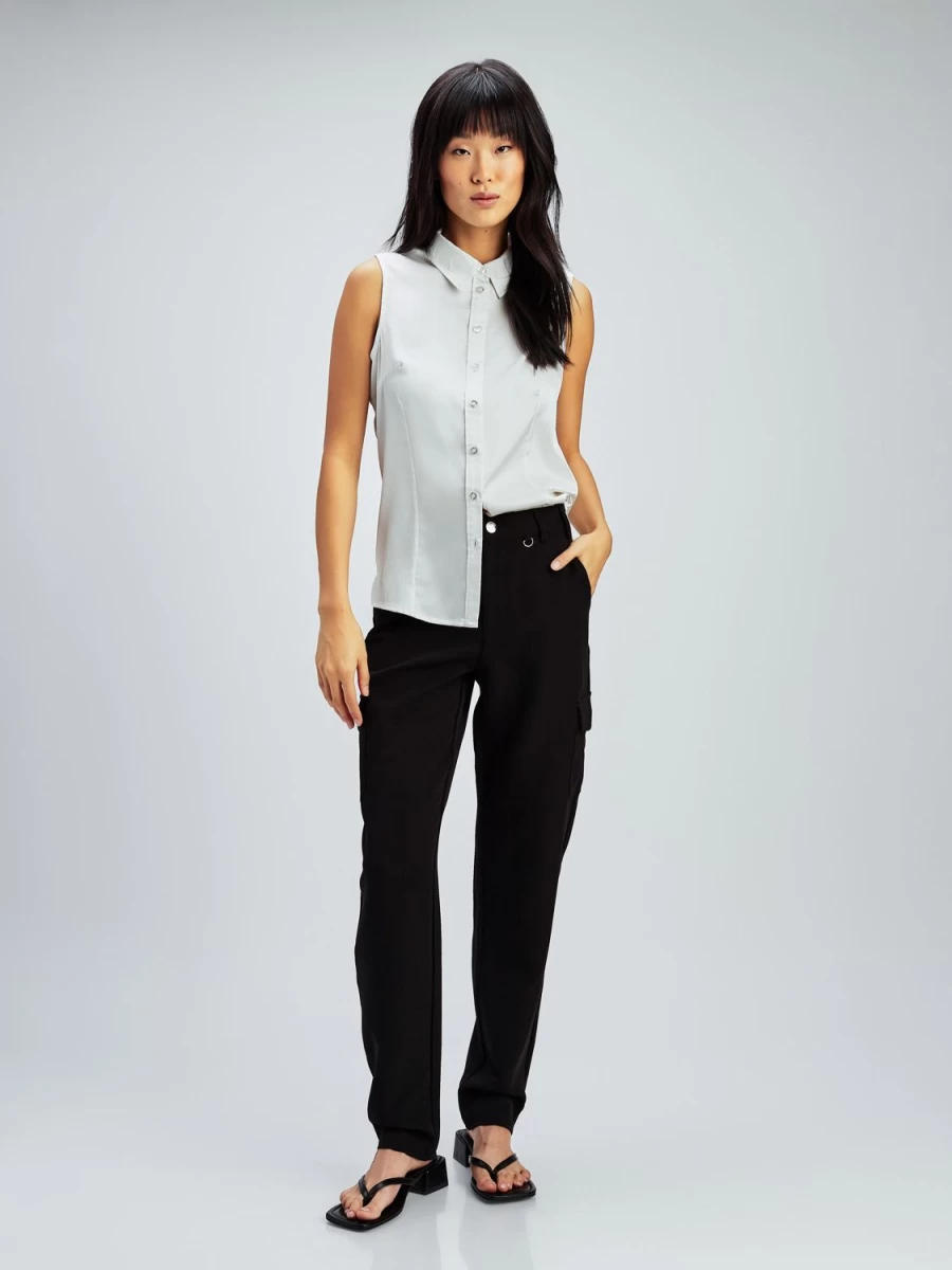 San Francisco Blouses | Sleeveless Semi-Fitted Blouse With Buttons